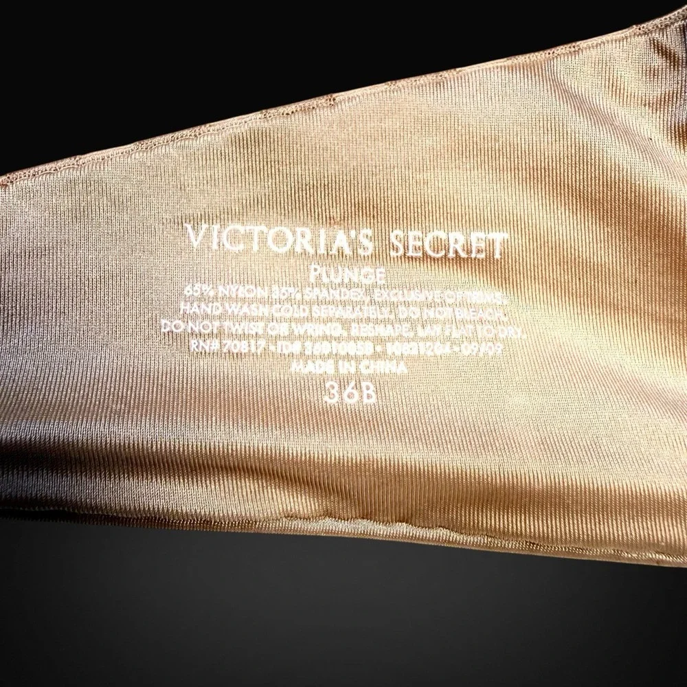 Victorias Secret Bombshell Plunge Bra Add 2 Cups Size 36B Nude Beige Super Sexy - Picture 3 of 4